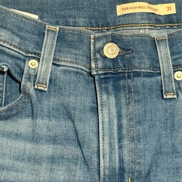 NWOT Levi's Women's Straight Leg Blue Jeans - Picture 4 of 13